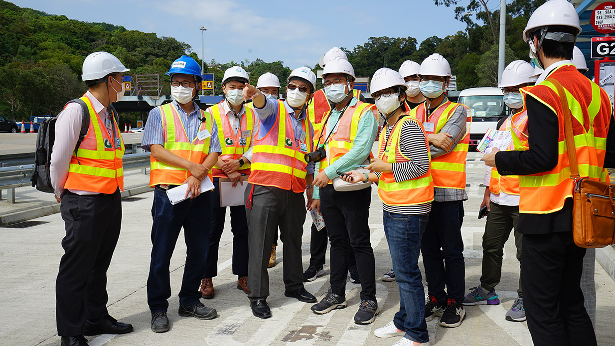 The engineering team attended site visit of Tseung Kwan O Tunnel Bus-Bus Interchange Station (Kowloon Bound) with Sai Kung District Council Members.