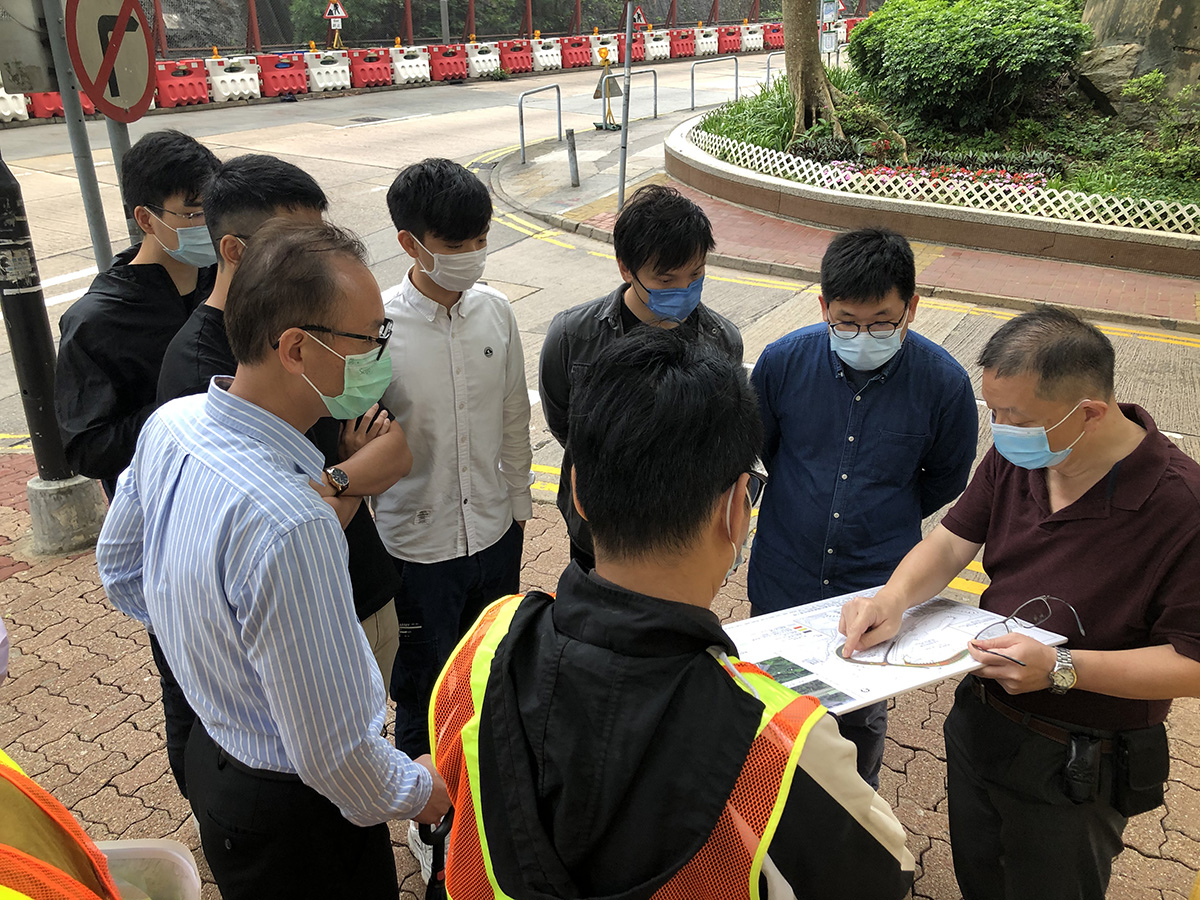 The engineering team attended a meeting with Kwun Tong District Council Members to discuss about the road improvement works and the pedestrian connectivity facilities of Development of Anderson Road Quarry Site.